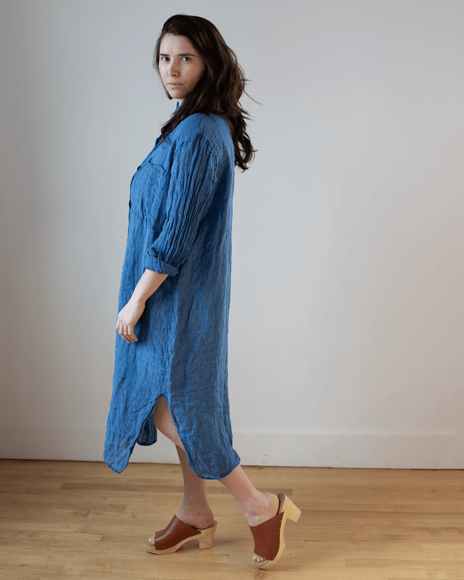 Elle Boxy Indigo Linen Shirtdress w/ Large Chest Pocket in Bleach